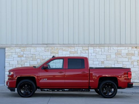 Used 2018 Chevrolet Silverado 1500 LT w/ Rally 2 Edition AWD/4WD image 3