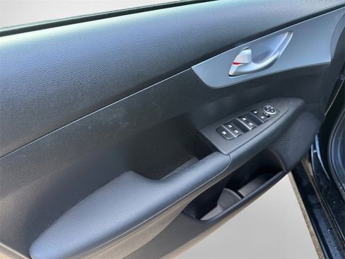 Certified 2023 Kia Forte LXS image 11