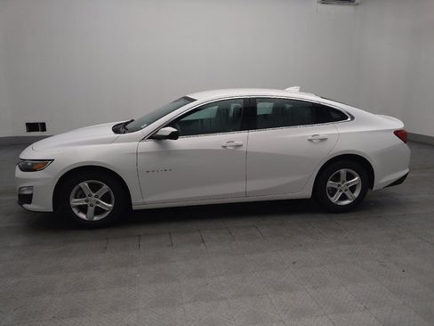 Used 2024 Chevrolet Malibu LT FWD image 2