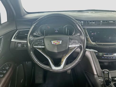 Used 2022 Cadillac XT6 Premium Luxury FWD image 18