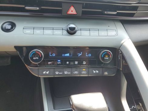 Used 2024 Hyundai Elantra Limited FWD image 33