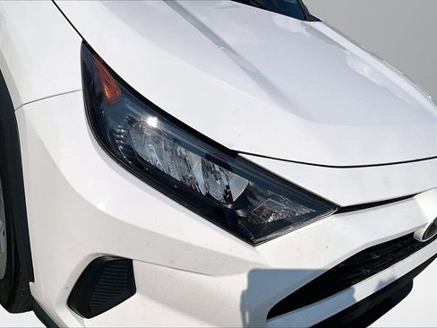 Used 2022 Toyota RAV4 LE AWD/4WD image 30