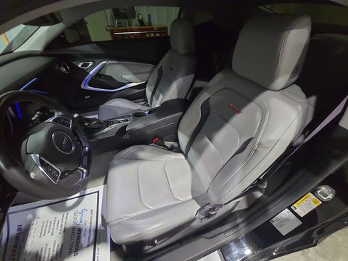 Used 2017 Chevrolet Camaro SS image 16