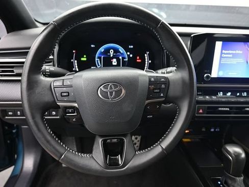 Used 2025 Toyota Camry SE FWD image 19