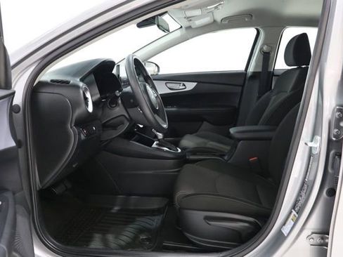 Used 2024 Kia Forte LXS FWD image 17