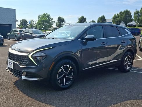 Used 2023 Kia Sportage LX AWD/4WD image 3