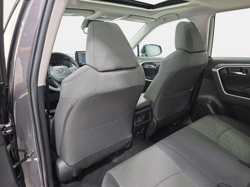 Used 2022 Toyota RAV4 XLE w/ Convenience Package AWD/4WD image 12