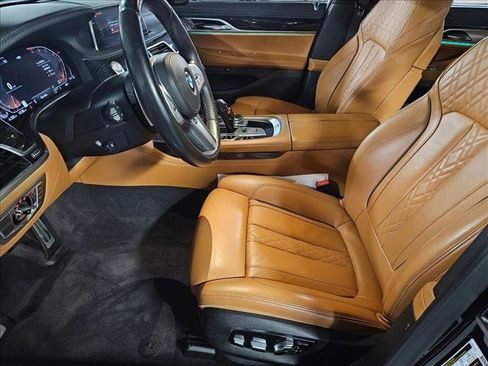 Used 2022 BMW 740i w/ M Sport Package image 16