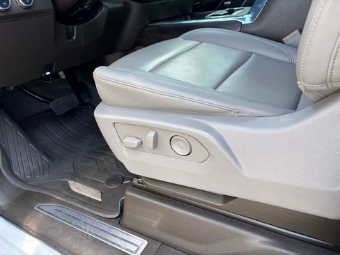 Used 2025 GMC Sierra 2500 SLT image 24