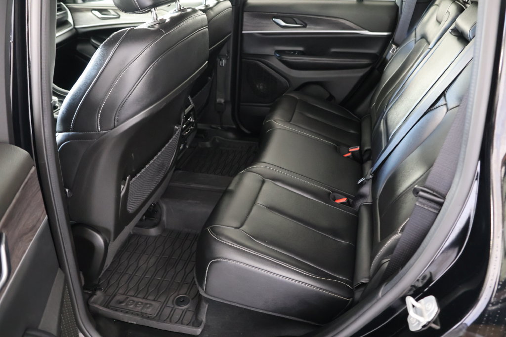 Used 2024 Jeep Grand Cherokee Limited AWD/4WD image 20