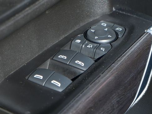 Used 2021 Chevrolet Silverado 3500 LTZ w/ LTZ Premium Package image 17