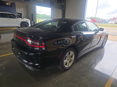Used 2020 Dodge Charger SXT RWD image 6