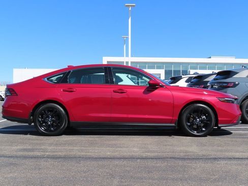 Used 2024 Honda Accord EX image 2