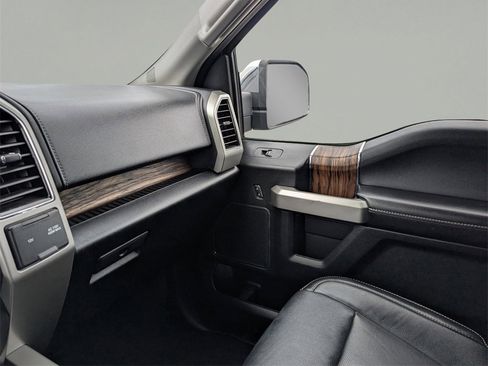 Used 2019 Ford F150 Lariat w/ Equipment Group 502A Luxury image 32