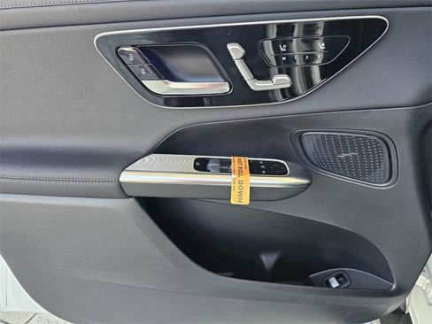 Used 2025 Mercedes-Benz GLC 43 AMG 4MATIC image 16