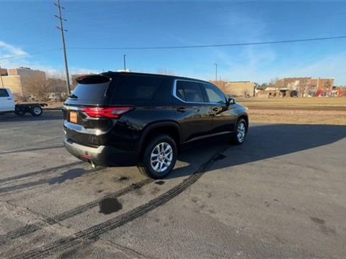 Used 2023 Chevrolet Traverse LS w/ Safety Package image 8