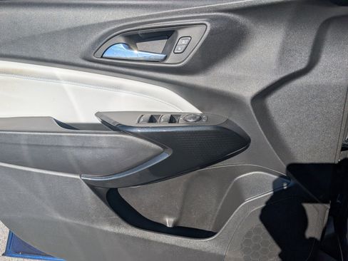 Used 2024 Chevrolet Trax LT w/ Driver Confidence Package image 10