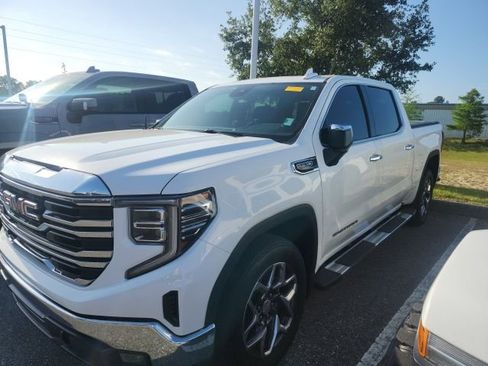 Used 2023 GMC Sierra 1500 SLT w/ SLT Premium Package RWD image 4