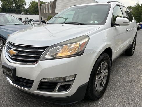 Used 2017 Chevrolet Traverse LT AWD/4WD image 3