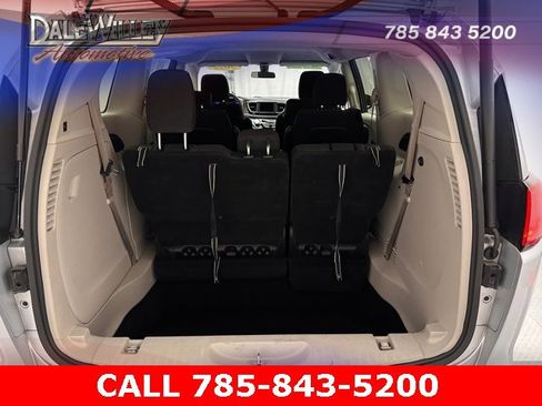 Used 2022 Chrysler Voyager LX image 21