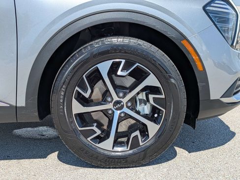 Certified 2024 Kia Sportage EX FWD image 11