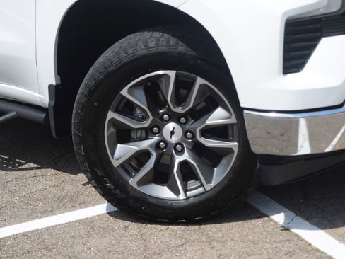 Used 2022 Chevrolet Silverado 1500 LT image 2