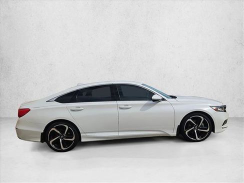 Used 2019 Honda Accord Sport image 4