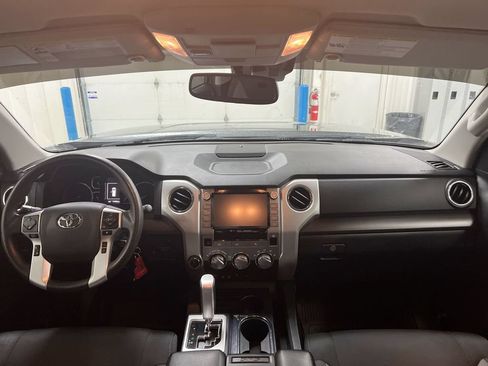 Used 2020 Toyota Tundra SR5 w/ SR5 Convenience Package AWD/4WD image 10