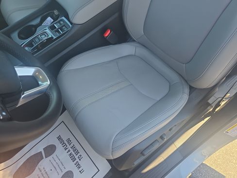 Used 2023 Honda Pilot EX-L image 14