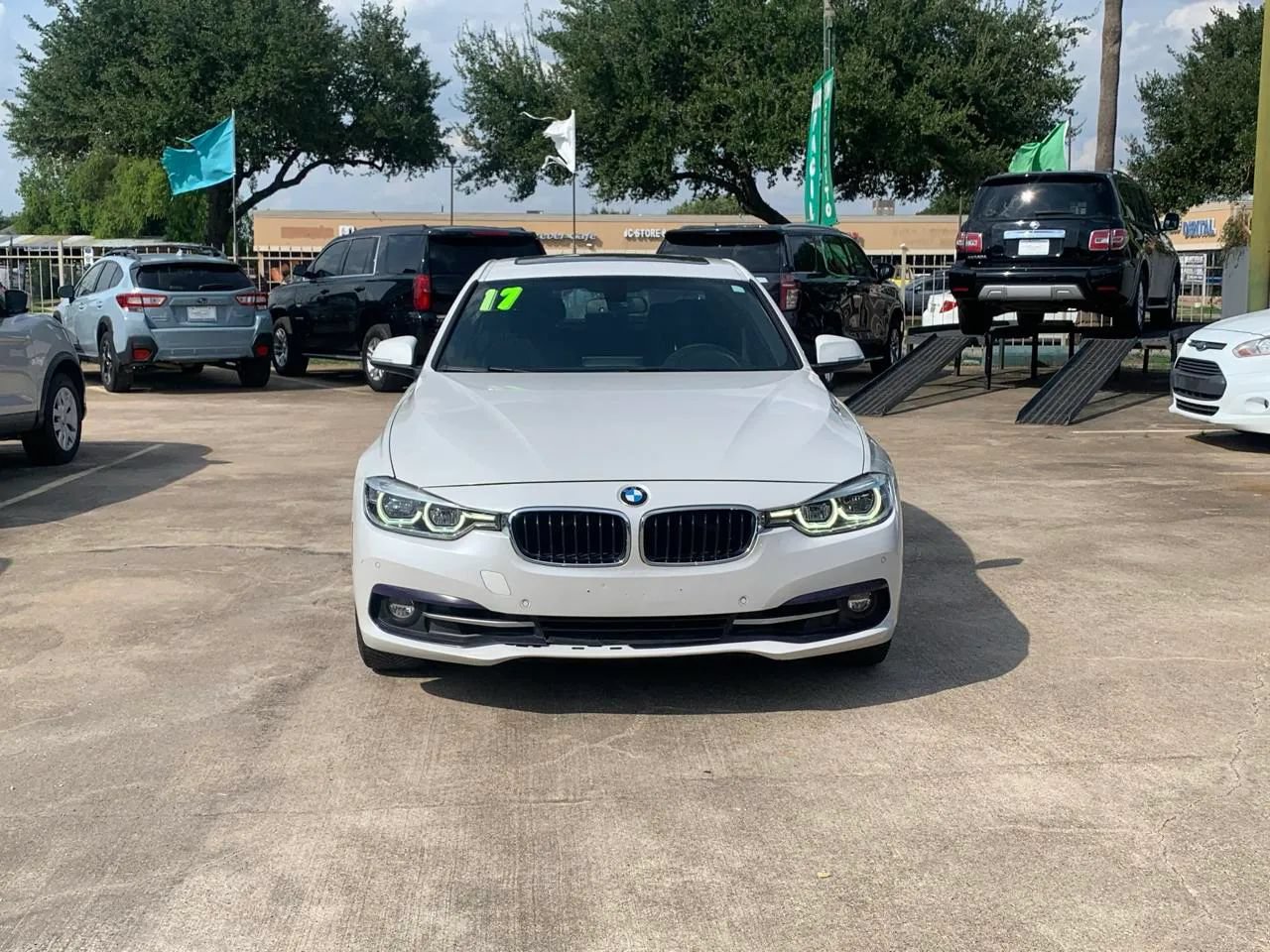 Used 2017 BMW 330i Sedan RWD image 2