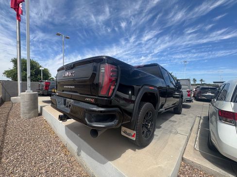 Used 2024 GMC Sierra 3500 AT4 w/ AT4 Premium Plus Package AWD/4WD image 4