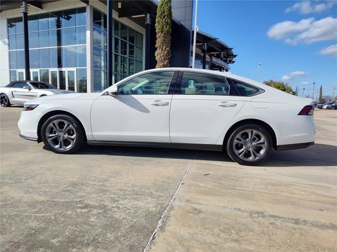 Used 2023 Honda Accord EX image 3