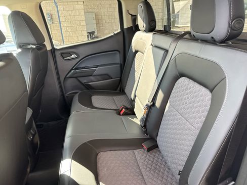 Used 2022 Chevrolet Colorado Z71 image 32