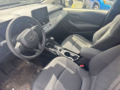 Used 2022 Toyota Corolla LE image 6