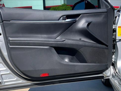 Used 2024 Toyota Camry SE w/ Convenience Package image 21