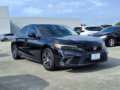 Used 2023 Honda Civic LX image 2