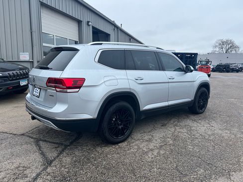 Used 2019 Volkswagen Atlas SEL Premium image 4