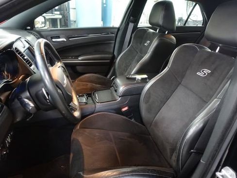 Used 2019 Chrysler 300 S w/ S Model Appearance Package image 10