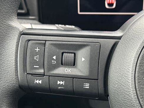 Certified 2025 Nissan Kicks SV image 17