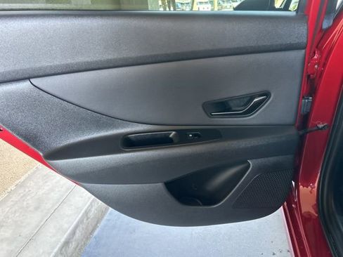 Certified 2025 Hyundai Elantra Sport FWD image 19