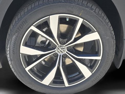 New 2026 Volkswagen Atlas Cross Sport SEL Premium R-Line AWD/4WD image 8