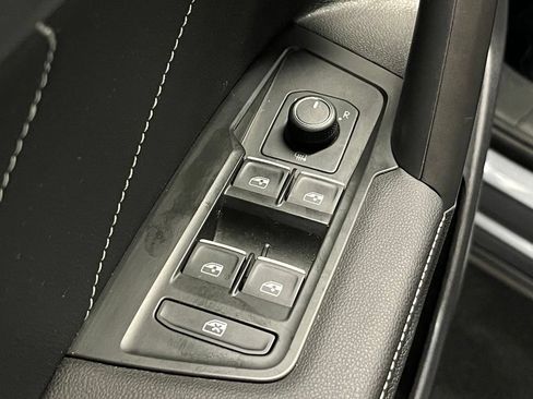 Used 2024 Volkswagen Tiguan SE R-Line AWD/4WD image 16