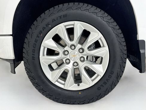 Used 2023 Chevrolet Silverado 1500 Custom image 25