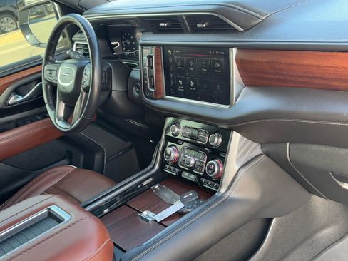 Used 2023 GMC Yukon Denali Ultimate image 9