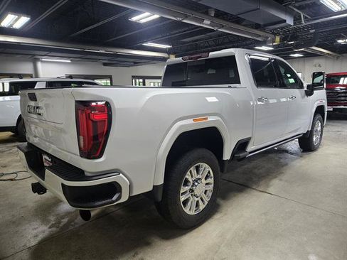 Certified 2022 GMC Sierra 3500 Denali w/ Denali Ultimate Package AWD/4WD image 4