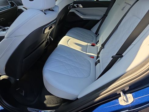 Used 2025 BMW X5 sDrive40i w/ M Sport Package image 10