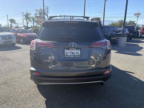 Used 2018 Toyota RAV4 XLE FWD image 3