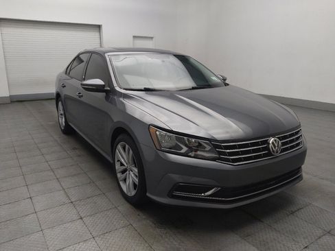 Used 2019 Volkswagen Passat Wolfsburg Edition FWD image 13
