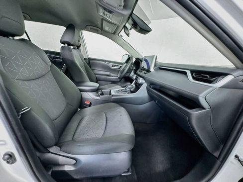 Used 2025 Toyota RAV4 XLE AWD/4WD image 34