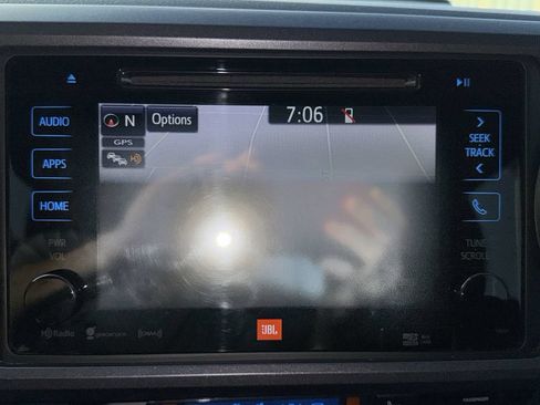 Used 2017 Toyota Tacoma TRD Off-Road AWD/4WD image 20